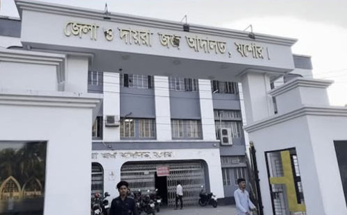 আদালত বর্জনে যশোরে বিচার ব্যবস্থায় ধাক্কা, আইনজীবীদের রাজপথে নামার আল্টিমেটাম